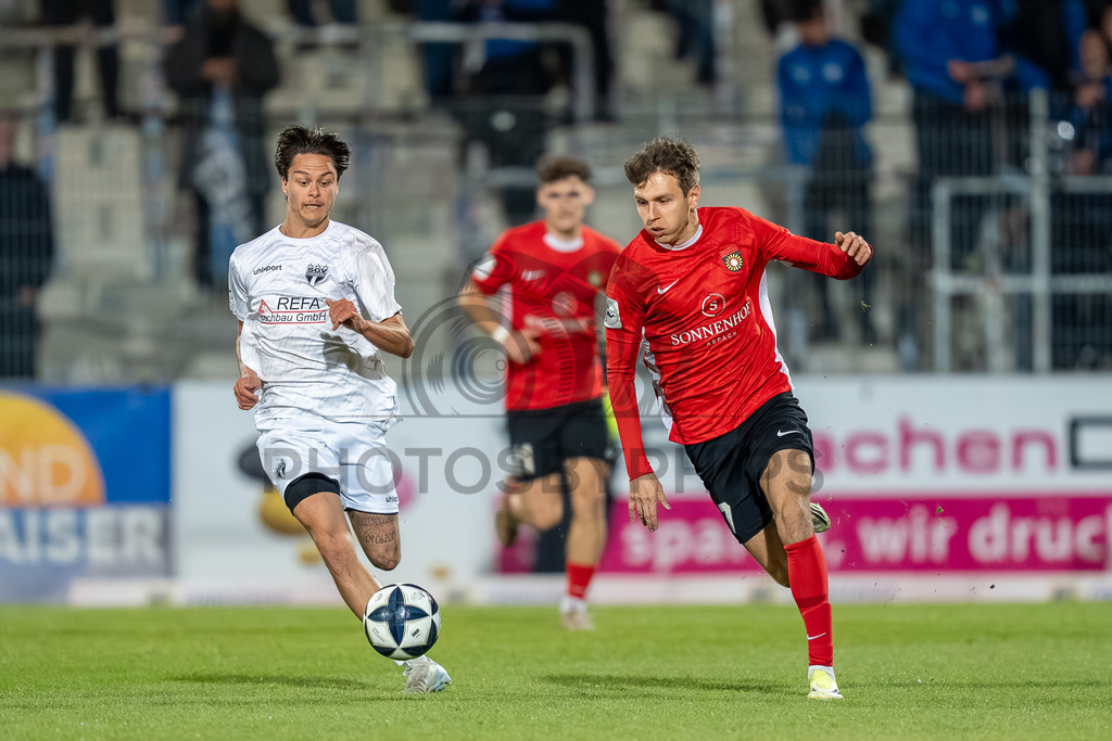 SG Sonnenhof Großaspach vs. SGV Freiberg, Fussball, Regionalliga Suedwest, 30. Spieltag, 22.04.2026 | Valentyn Podolskyi (SG Sonnenhof Großaspach, #07),SG Sonnenhof Großaspach vs. SGV Freiberg, Fussball, Regionalliga Suedwest, 30. Spieltag, 22.04.2026