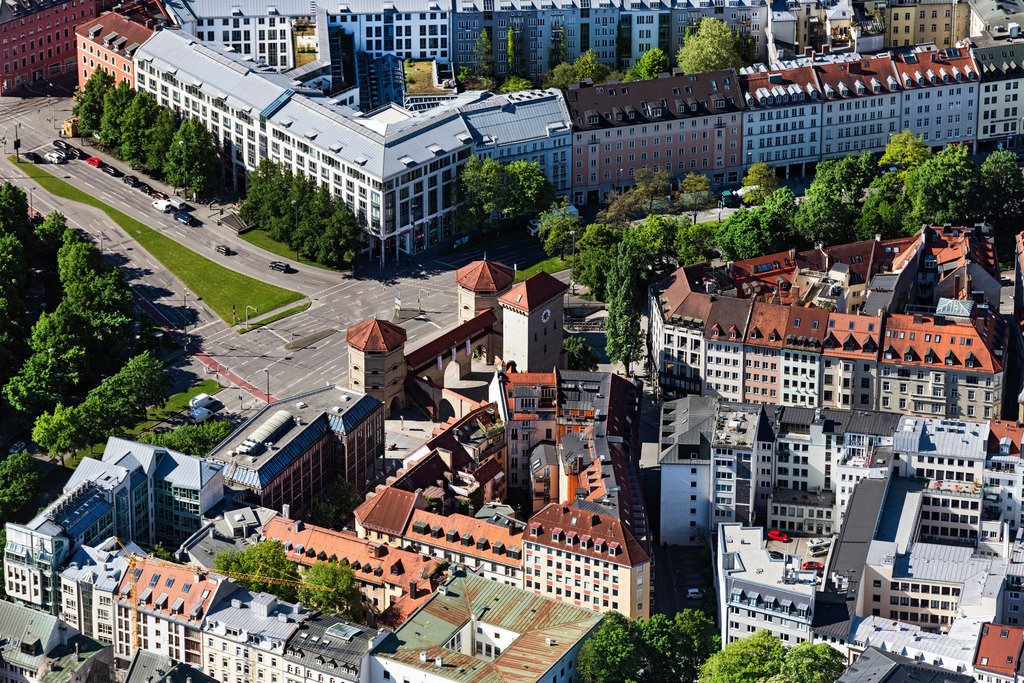 dr__0052735.jpg | MüNCHEN 07.05.2020 Das Isartor in München im Bundesland Bayern. Das östliche Stadttor der historischen Altstadt war Teil der ehemaligen Stadtbefestigung und beherbergt heute das Valentin- Karlstadt- Musäum. // The Isartor in Munich in the state of Bavaria. The eastern city gate of the historic old town was part of the former city fortification and now houses the Valentin Karlstadt Musaeum. Foto: Daniel Reiter