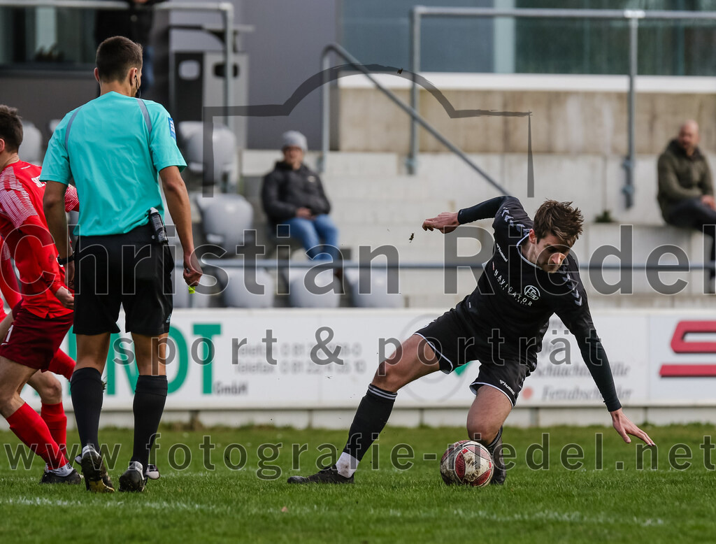 2024-02-24_039_FC_Schwaig_gegen_TSV_1880_Wasserburg | Oberding, Deutschland, 24.02.2024:
Fußball, 2. Runde Qualifikation TOTO-Pokal 2023 / 2024, 1. Spieltag, FC Schwaig gegen TSV 1880 Wasserburg, Endergebnis: 2:3

Mario Simak (FC Schwaig, #5)

Foto: Christian Riedel / fotografie-riedel.net