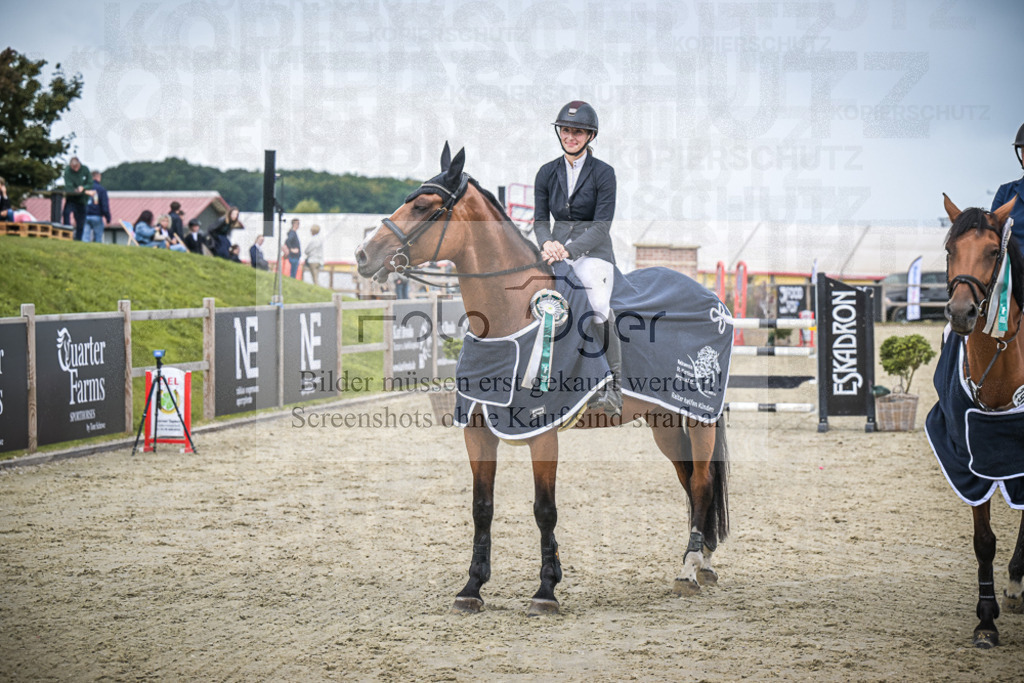 DOS_0057 | Entdecke hochwertige Reitturnierfotos von Foto Oger. Professionell, emotional und authentisch – jetzt Lieblingsmomente im Shop bestellen.Deutschlandweite Turnierfotografie. - Realisiert mit Pictrs.com