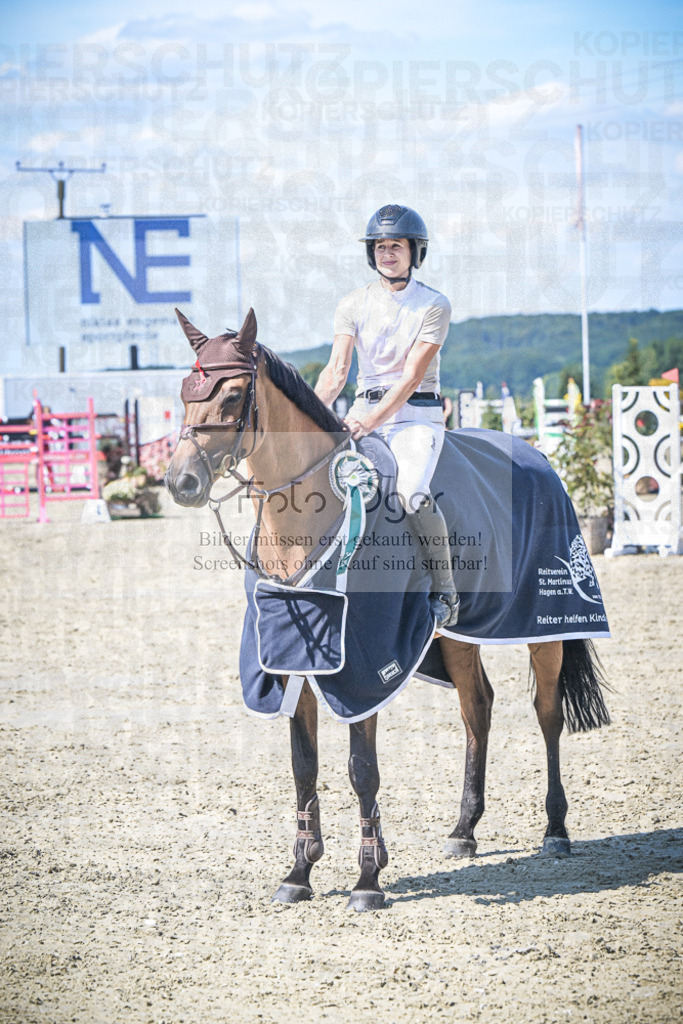 DOS_0160 | Entdecke hochwertige Reitturnierfotos von Foto Oger. Professionell, emotional und authentisch – jetzt Lieblingsmomente im Shop bestellen.Deutschlandweite Turnierfotografie. - Realisiert mit Pictrs.com