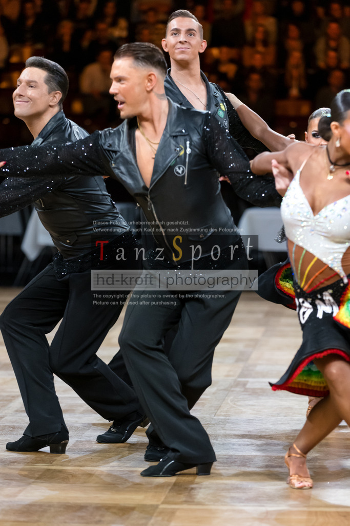 20241109_DM-Formationen_Vorrunde_0845 | Tanzsportbilder, Standardtanz, Lateintanz, WDSF, DTV, LTVB, dancecomp, goc, hessen tanzt, blaues band der spree, walzer, tango, wiener walzer, slowfox, quickstepp, samba, rumba, cha-cha-cha, paso doble. jive, hd-kroft photography, turniertanzsport