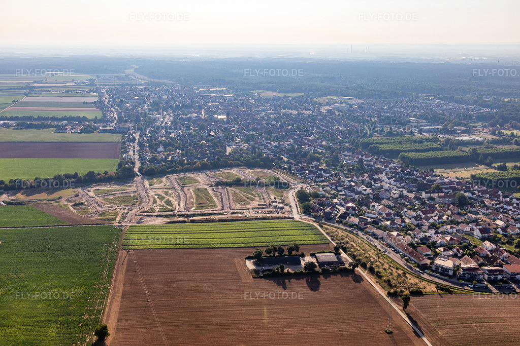 Luftbild: Baugebiet Höhenweg 2 in Kandel im Bundesland Rheinland-Pfalz in Deutschland. Foto: IMG_122061.jpg vom 08.08.2020 durch Werner Riehm/FLY-FOTO.de
