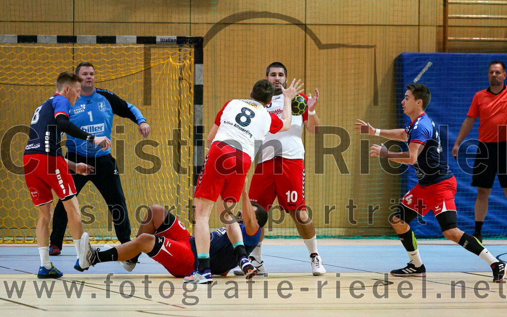 2022-09-24_031_SpVgg_Altenerding_gegen_HSG_Freising-Neufahrn | Erding, Deutschland, 24.09.2022:
Handball, Bezirksoberliga Männer 2022 / 2023, 2. Spieltag, SpVgg Altenerding gegen HSG Freising-Neufahrn, Endergebnis: 18:26

Konstantin Vopel (HSG Freising-Neufahrn, #8), Janic Bittner (HSG Freising-Neufahrn, #20), Quirin Huber (SpVgg Altenerding, #8), Christian Loris (SpVgg Altenerding, #10), Marius Kerber (HSG Freising-Neufahrn, #14)

Foto: Christian Riedel / fotografie-riedel.net