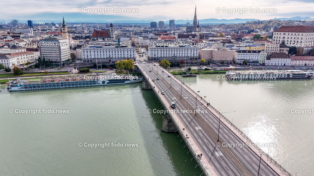 Nibelungenbruecke Linz_ 29.10.2023-3 | 29.10.2023, Nibelungenbruecke Linz, AUT, Nibelungenbruecke, Bruecke, Donau, Donauuebergang, im Bild Nibelungenbruecke

Drohne