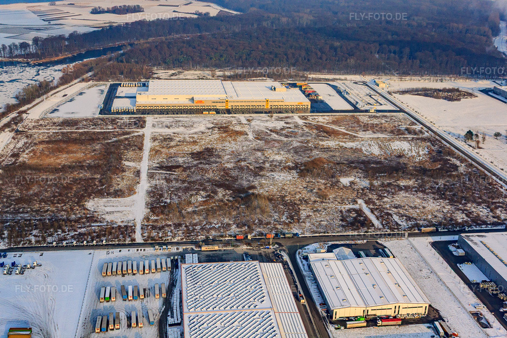 Luftbild: Industriegebiet Oberwald im Winter bei Schnee in Wörth am Rhein im Bundesland Rheinland-Pfalz in Deutschland. Foto: IMG_35808.jpg vom 04.12.2010 durch Werner Riehm/FLY-FOTO.de