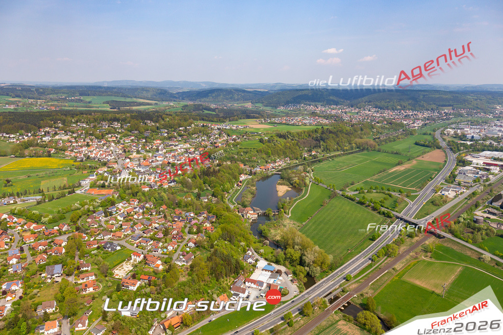 Die Luftbildaufnahme Burghaig - Kulmbach wurde 2018 mittels Flugzeug (keine Drohne) erstellt. Perfekte Schärfe und Druck- Auflösung- Garantiert!