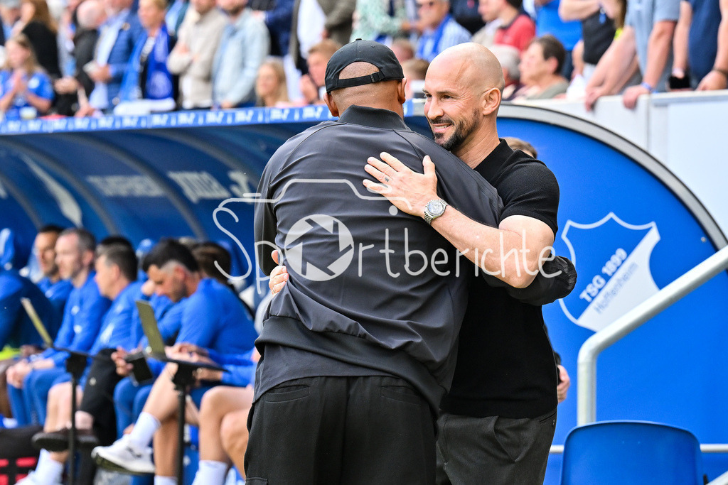TSG 1899 Hoffenheim - FC Bayern München | begruessen sich freundschaftlich / Vincent KOMPANY Trainer FC Bayern Muenchen und Christian ILZER Trainer TSG 1899 Hoffenheim / Bundesliga: TSG 1899 Hoffenheim - FC Bayern Muenchen, PreZero-Arena am 17.05.2025 / DFL REGULATIONS PROHIBIT ANY USE OF PHOTOGRAPHS AS IMAGE SEQUENCES AND/OR QUASI-VIDEO