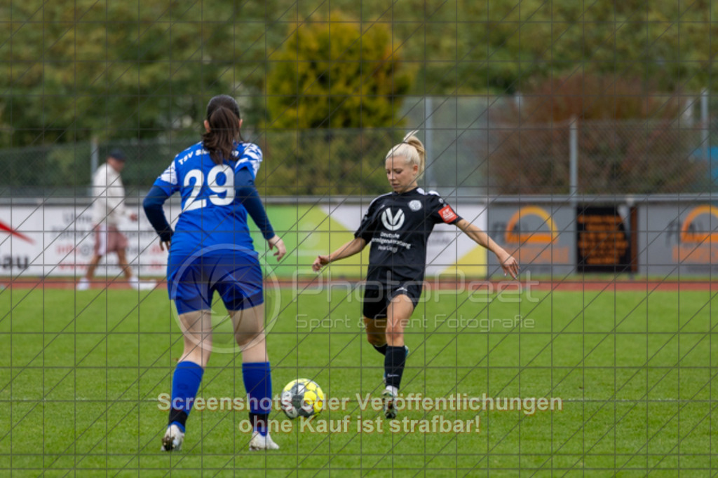 20251012_123006_0151 | #,1.FC Donzdorf II (schwarz) vs. TSV Silmingen (blau), Fussball, Frauen-Quali Bezirksliga - Bezirk Neckar/Fils, 05. Spieltag, Saison 2025/2026, Rasenplatz Lautertal Stadion, Süßener Straße 16, 73072 Donzdorf, 12.10.2025 - 11:00 Uhr,Foto: PhotoPeet-Sportfotografie/Peter Harich