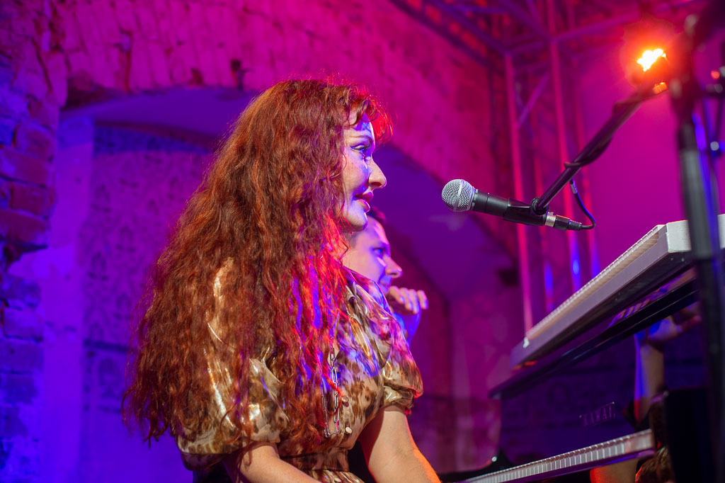 Maria Markesini Konzert | Maria Markesini meets Klazz Brothers im Forte Belvedere Leisnig zum Festival Hallo Leisnig 2022. - Realisiert mit Pictrs.com