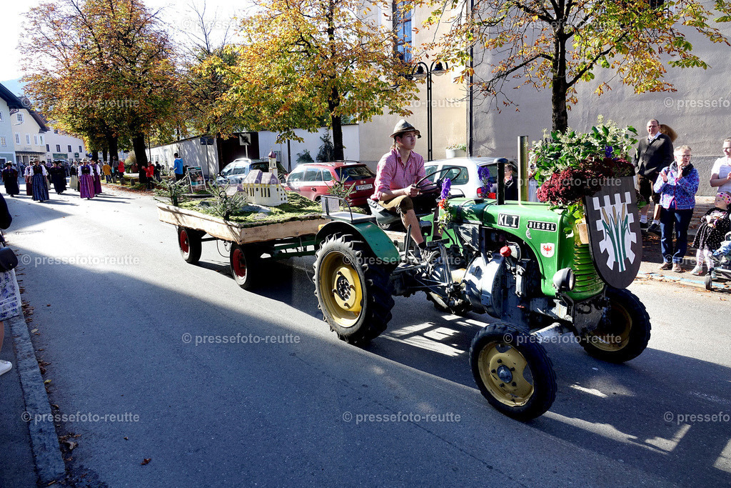 news-2022-Okt16-LJ_Erntedank_-PINSWANG-DSD04768 | Info aus dem Bezirk Reutte/Ausserfern Tirol sowie eine umfangreiche Bilddatenbank über die gesamte Region: Lechtal, Talkessel Reutte, Tannheimertal, Zwischentoren. Lech, Plansee, Zugspitze, Grenztunnel, B179, Fernpassstraße, Verkehr, Lawinen, Tradition, - Realisiert mit Pictrs.com