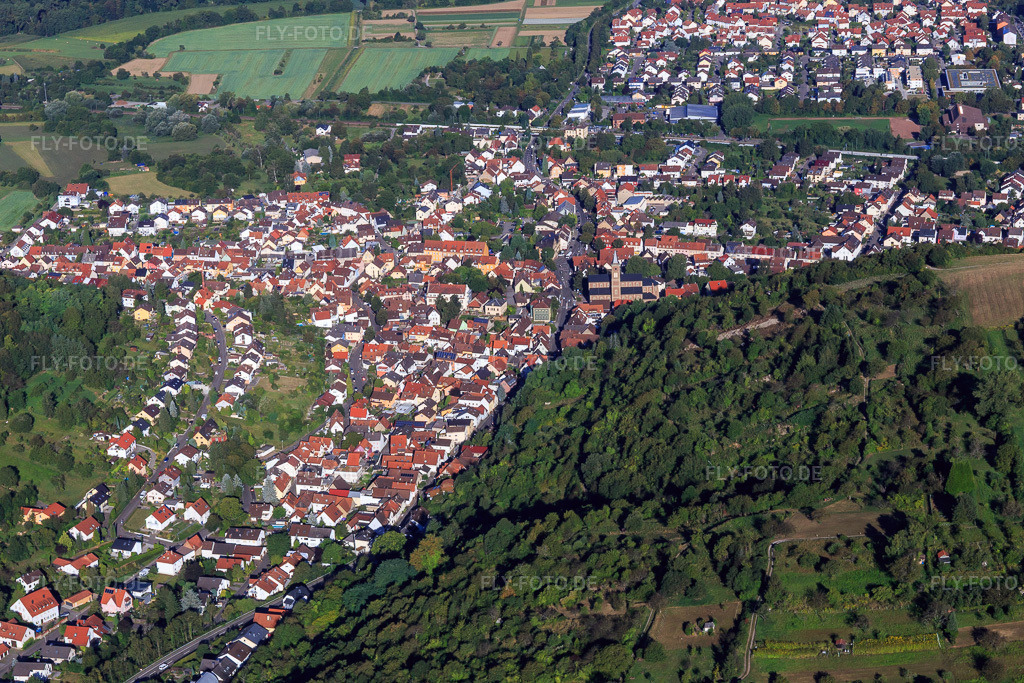 Luftbild: Ortsansicht von Nordosten im Ortsteil Obergrombach in Bruchsal im Bundesland Baden-Württemberg in Deutschland. Foto: IMG_093927.jpg vom 23.08.2016 durch Werner Riehm/FLY-FOTO.de