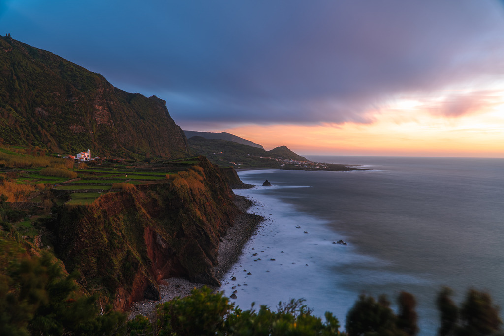Sonnenuntergang auf Flores, Portugal | freigereist - Realisiert mit Pictrs.com