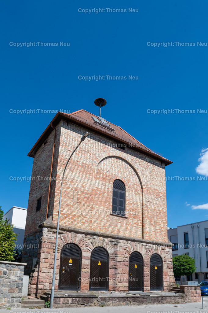 DSC_9571 | smb, Stadtmagazin 67, Metzendorfrundgang, Friedhofstraße 80, Transforamtorengebäude, , Bild: Thomas Neu