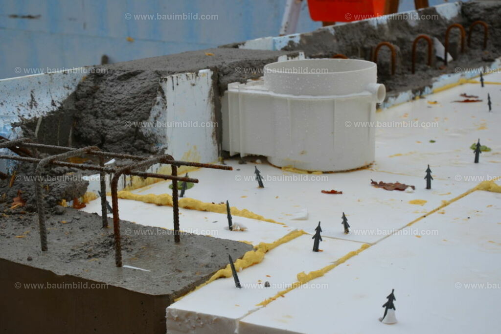 bib-lg04-betonarbeiten-0162 | Nach LV-Leistungsgruppen sortierte Detailfotos über den Bau eines Hauses. Alle Hausbau-Bilder direkt vom Urheber und Autor der Website Haus-Selber-Bauen.com