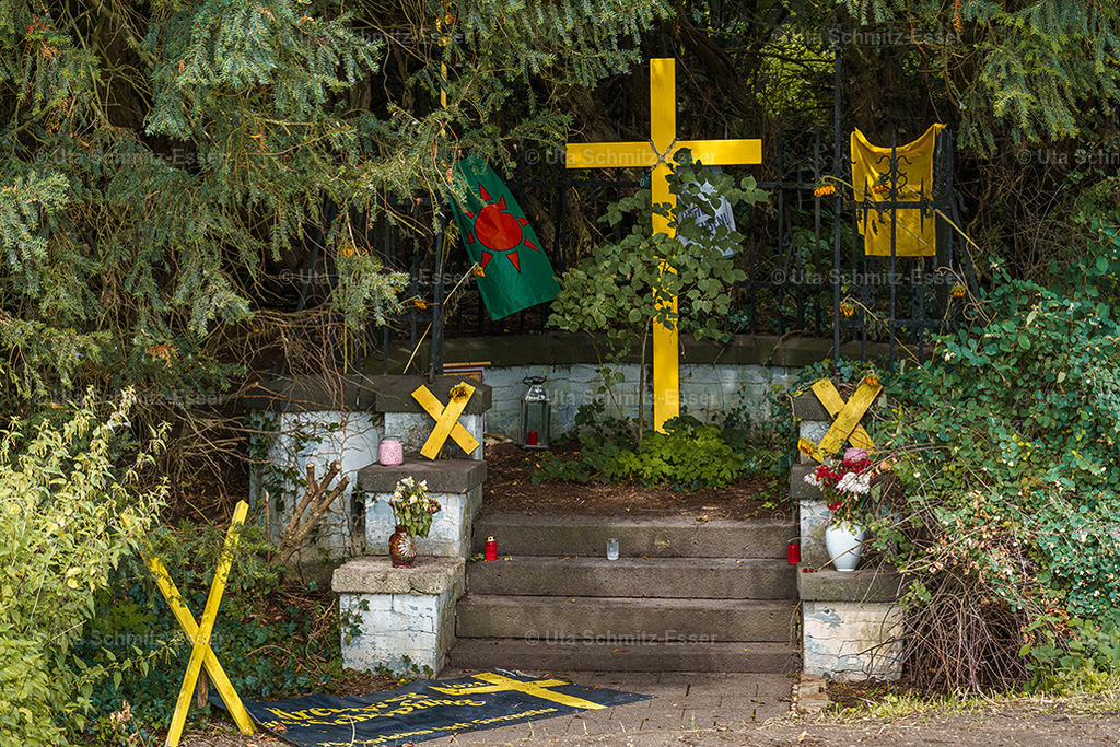 Menschenkette_Luetzerath_07 | CEUS Design - Realisiert mit Pictrs.com