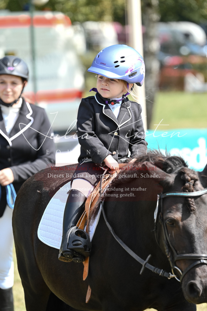 DSC_6793 | Pferde- und Turnierfotografie in Westsachsen. Pferdeportraits, Auftragszeichnungen und intuitive Kunst.