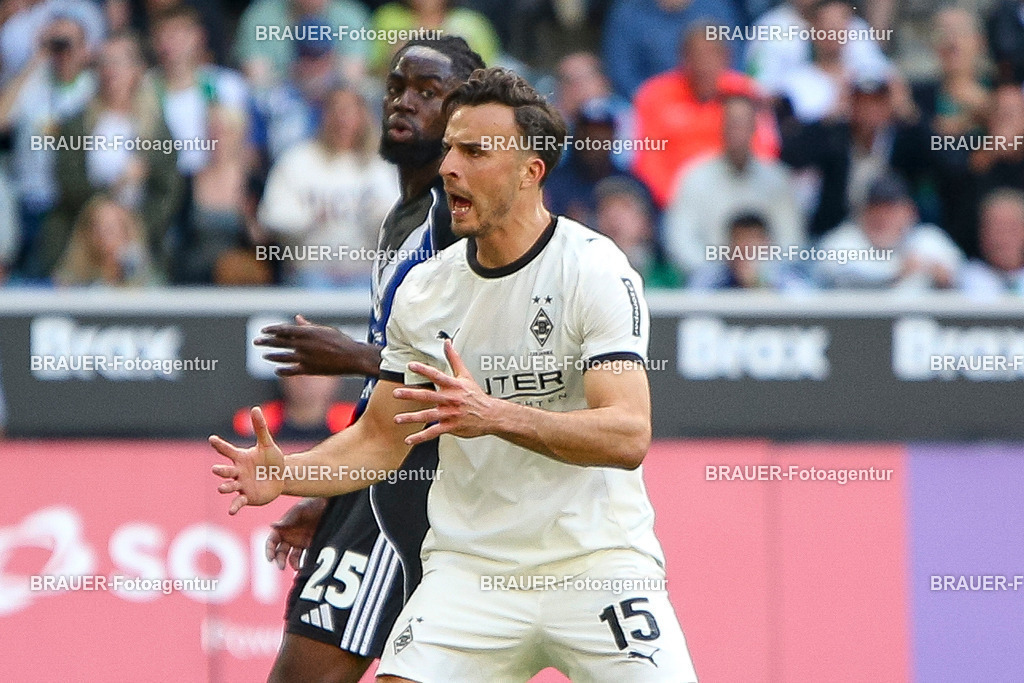 Borussia Mönchengladbach vs Hamburger SV - Bundesliga  | Mönchengladbach, Deutschland, 24.08.25:   Haris Tabakovic (Borussia Mönchengladbach) gestikuliert, Gestik waehrend des Spiels der Bundesliga zwischen Borussia Mönchengladbach vs Hamburger SV im Stadion im Borussia Park(Foto von Brauer-Fotoagentur / Adrian Schlueter)