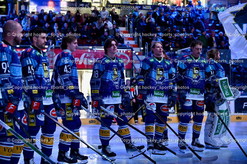 EC IDM Wärmepumpen VSV vs. Pioneers Vorarlberg | EC VSV Mannschaft, Einlauf, Weihnachten Trikot, EC IDM Wärmepumpen VSV vs. Pioneers Vorarlberg, EC IDM Wärmepumpen VSV vs. Pioneers Vorarlberg am 14.12.2024 in Villach (Stadthalle Villach), Austria, (Photo by Bernd Stefan)