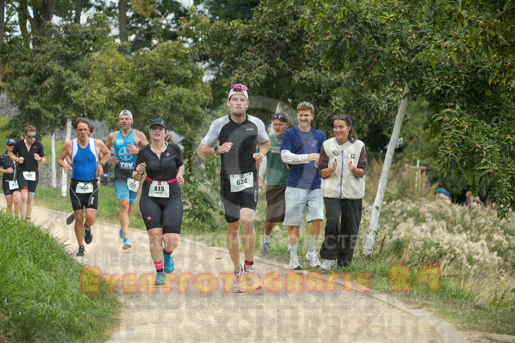 250824_1419_EX1_5819 | Sportfotografie im Rhein-Sieg Kreis, Köln, Bonn, NRW, Rheinland Pfalz, Hessen, etc. Unser Tätigkeitsfeld umfasst den Laufsport vom Volkslauf über den Marathon, Duathlon, Triathon bis zum Ultralauf wie Kölnpfad Ultra oder Schindertrail.