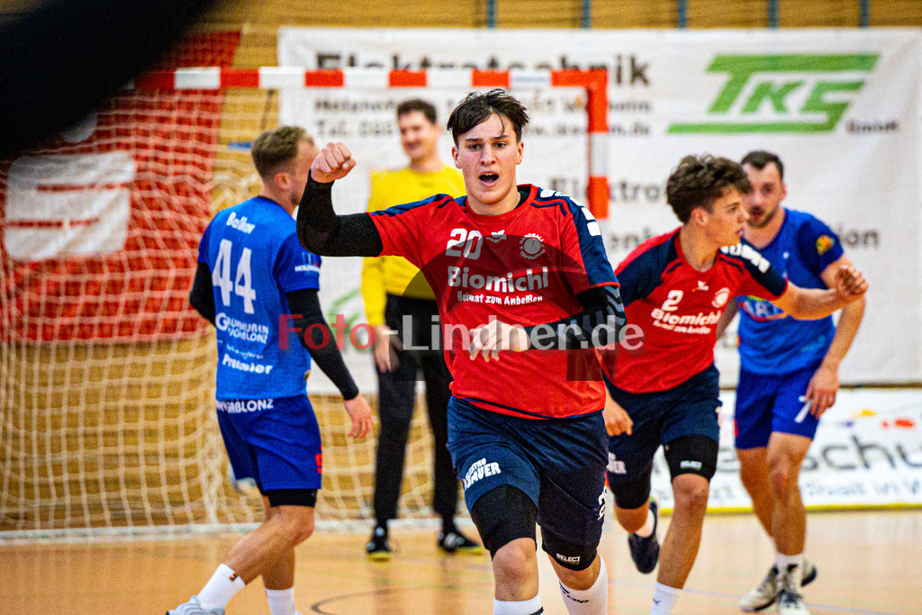 TSV Weiheim gegen SG Kaufbeuren/Neugablonz | Bezirksoberliga Handball Herren 2025/26, TSV Weiheim gegen SG Kaufbeuren/Neugablonz, 20251004,Torjubel Vincent PALMER (TSV Weilheim 20),2025-10-04 in Weilheim (Jahnhalle)Vincent PALMER (TSV Weilheim 20)Copyright: WolfgangxLindner