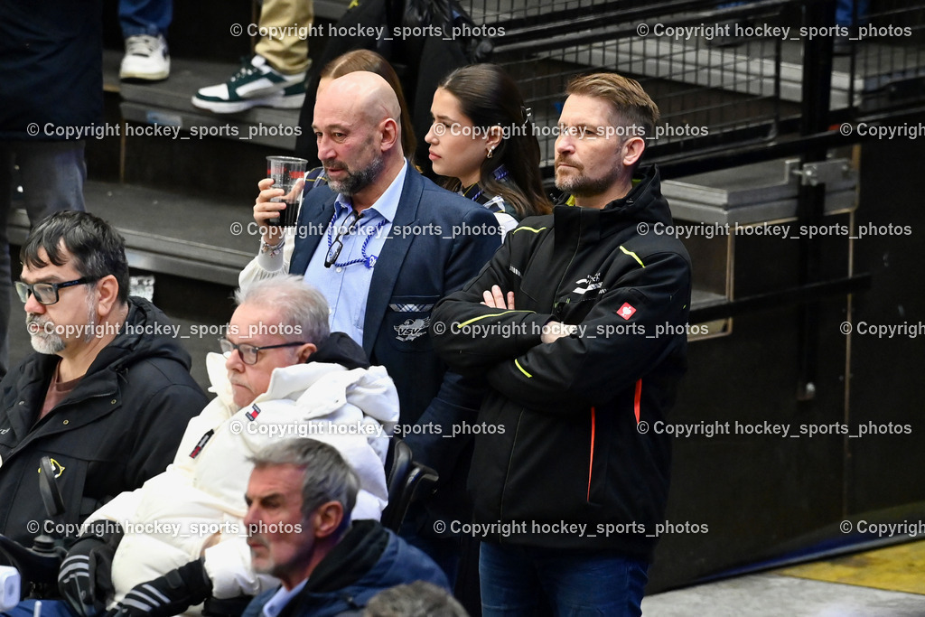 EC IDM WÄRMEPUMPEN VSV vs. HCB Südtirol Alperia | Herbert Hohenberger Sportdirektor EC VSV, Stadthalle Villach Geschäftsführer Martin Kroissenbacher, EC IDM WÄRMEPUMPEN VSV vs. HCB Südtirol Alperia, EC IDM WÄRMEPUMPEN VSV vs. HCB Südtirol Alperia am 28.12.2025 in Villach (Stadthalle Villach), Austria, (Photo by Bernd Stefan)