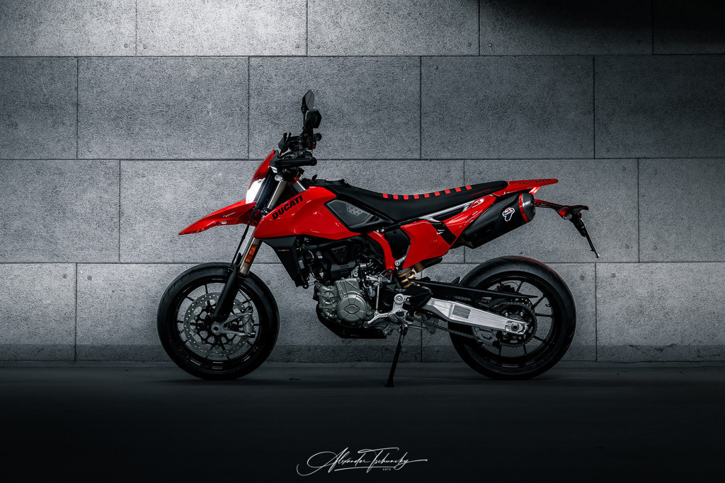 Hypermotard 698 Mono | Entdecken Sie die faszinierende Welt von Alexander Tschuncky Arts: Kreative Fotografie, atemberaubende Automobilkunst und hochwertiger Bilderdruck. Lassen Sie sich inspirieren! - Realisiert mit Pictrs.com