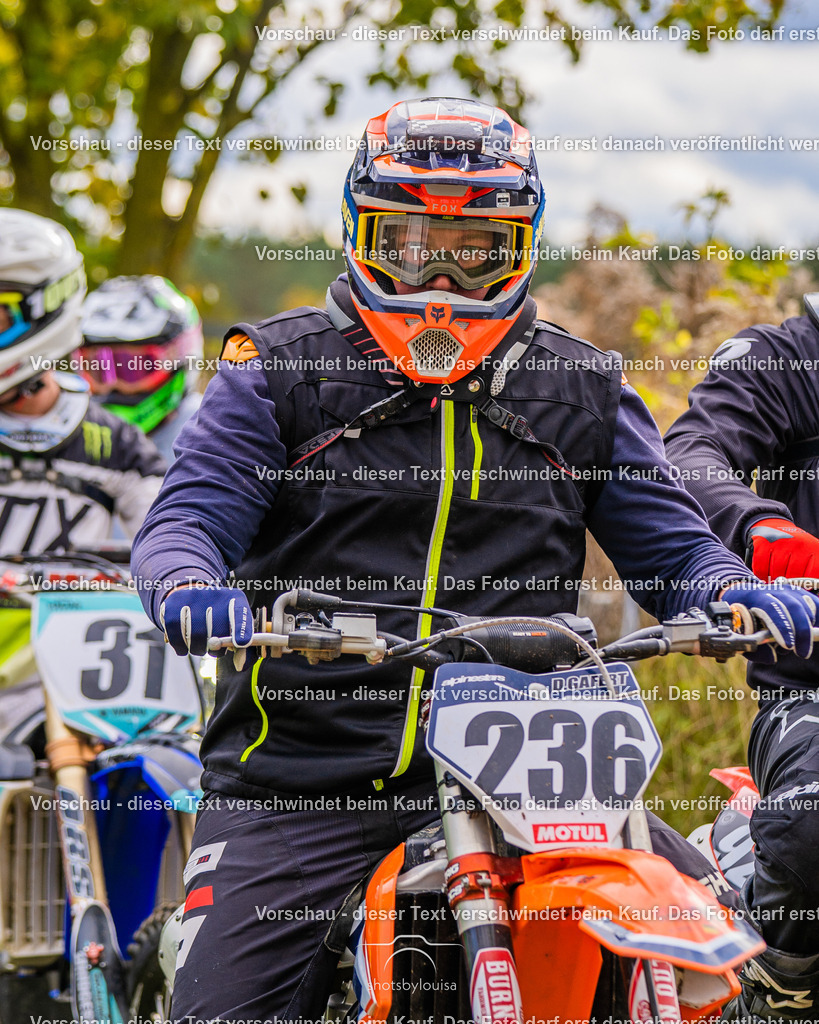 10_25_MCBernauerSchleife-6604 | Sportfotografin aus Berlin-Brandenburg mit Fokus auf Motocross. Ich halte deine sportliche Leistung und echte Emotionen auf und neben der Strecke professionell fest. Entdecke die Fotos von deinem Rennen und bestelle sie direkt hier im Shop.