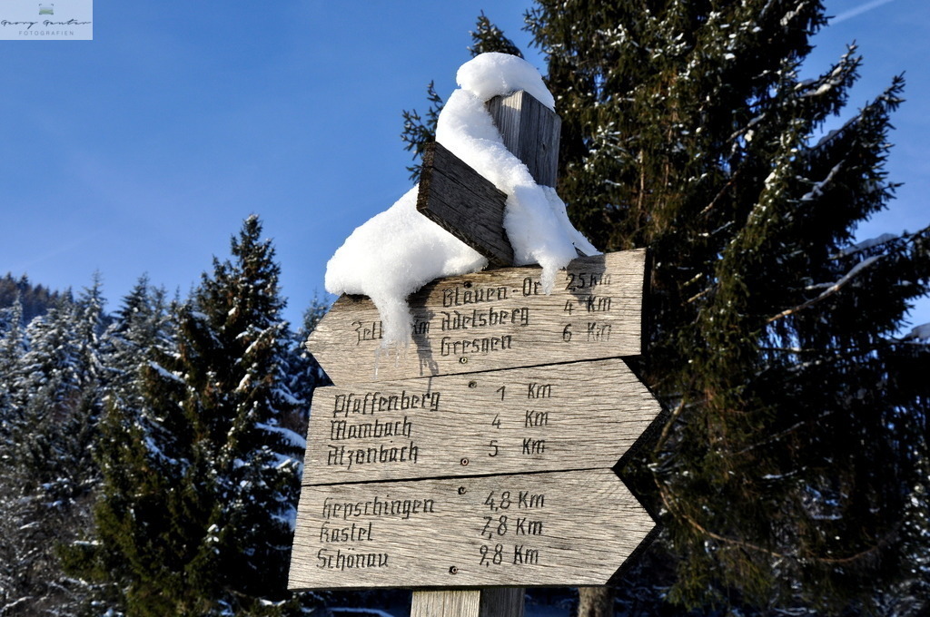Wohin des Weges | Fotoblog Schwarzwald, Foto Blog Wiesental, Pfaffenberg, Winterzauber, Zeller Bergland, Zell im Wiesental, Fotoblog Wiesental, Landschaftsfotos, Bilder Wiesental, Natur, Naturbilder, Fastnacht, Zeller Fastnacht, Zeller Fasnacht, Zeller Bergland, Belchen, - Realisiert mit Pictrs.com