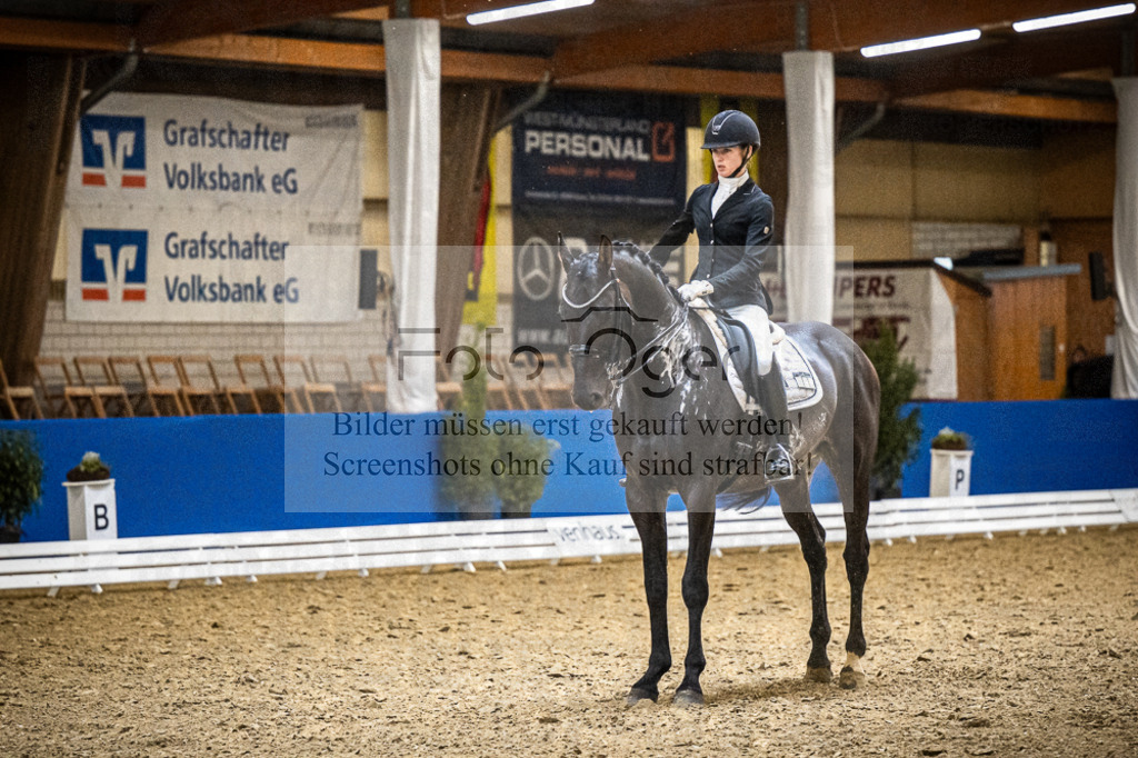 DOS_2074 | Entdecke hochwertige Reitturnierfotos von Foto Oger. Professionell, emotional und authentisch – jetzt Lieblingsmomente im Shop bestellen.Deutschlandweite Turnierfotografie. - Realisiert mit Pictrs.com
