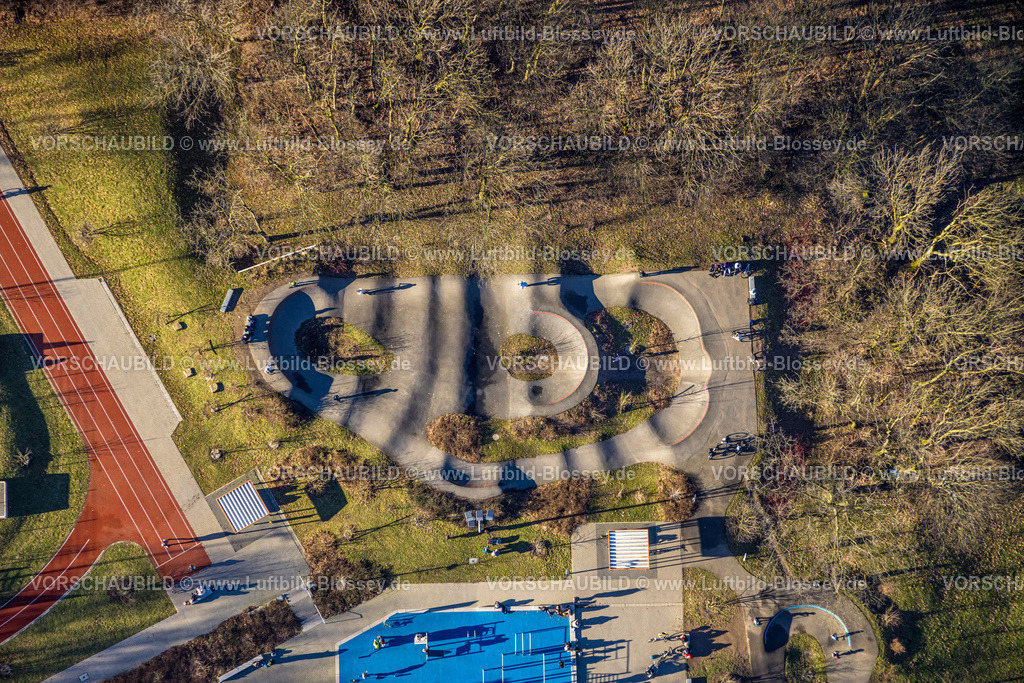 Bottrop240107615 | Luftbild, Revierpark Vonderort, Pumptrack, LSG Stadtwald, Osterfeld, Oberhausen, Ruhrgebiet, Nordrhein-Westfalen, Deutschland