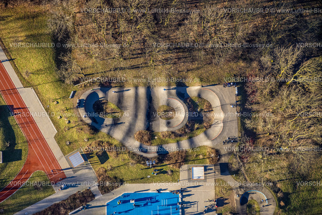 Bottrop240107615 | Luftbild, Revierpark Vonderort, Pumptrack, LSG Stadtwald, Osterfeld, Oberhausen, Ruhrgebiet, Nordrhein-Westfalen, Deutschland