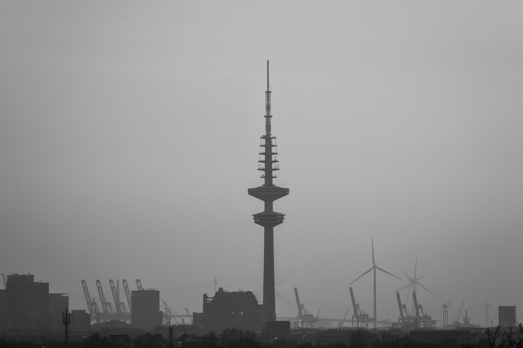 2025_02_09_HH-CITY NORD+STADTPARK_MCP5559 sw | Hochwertig gedruckte Fotografien für die Wand, als Kalender und zum Verschenken. Hamburg & Norddeutschland und überall wo ich mit der Kamera unterwegs war.