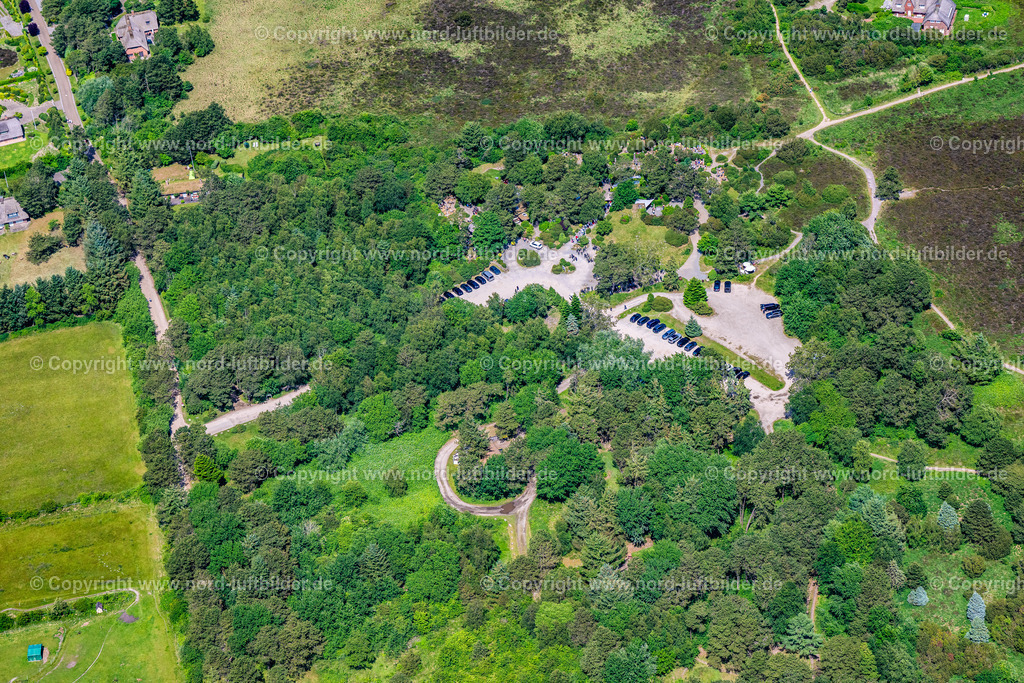 Sylt_Kampen_Künstlercaf_Kupferkanne_ELS_5299130625 | KAMPEN (SYLT) 13.06.2025 Gebäude des Restaurant " Kupferkanne " in Kampen (Sylt) auf der Insel Sylt im Bundesland Schleswig-Holstein, Deutschland. Weiterführende Informationen bei: Kupferkanne Kampen / Sylt Rieck - Schäfer oHG. // Building of the restaurant " Kupferkanne " in Kampen (Sylt) on Island Sylt in the state Schleswig-Holstein, Germany. Further information at: Kupferkanne Kampen / Sylt Rieck - Schaefer oHG. Foto: Martin Elsen