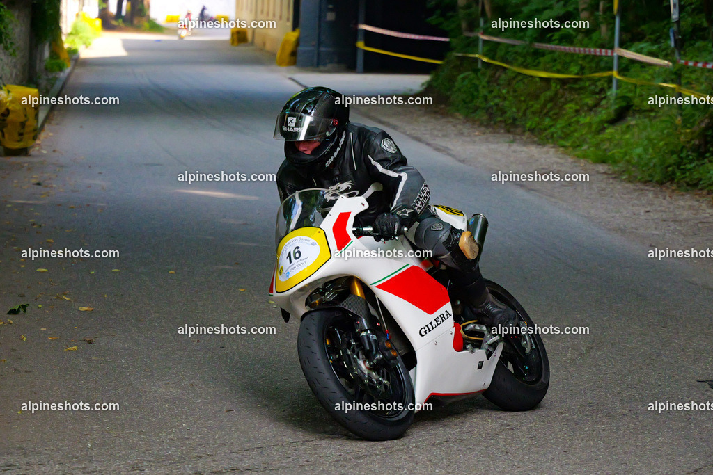 P1025594 | Erleben Sie atemberaubende, hochqualitative Fotos Ihrer Fahrt entlang der malerischen Alpenstraßen. Besuchen Sie alpineshots.com, um professionelle Aufnahmen Ihrer unvergesslichen Reise zu finden und zu kaufen - Realisiert mit Pictrs.com