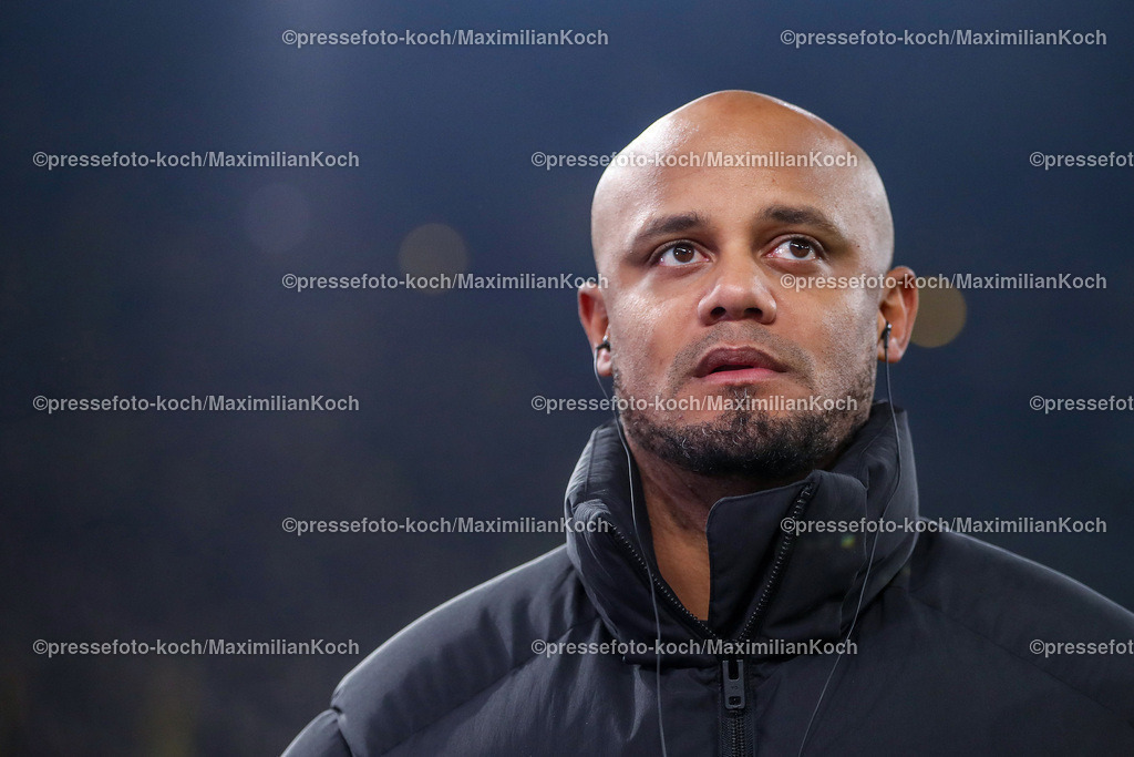 BVB30112402153 | 30.11.2024, Borussia Dortmund - FC Bayern München, 1. Fußball Bundesliga, 12. Spieltag, Signal Iduna Park, Saison 2024 2025: Trainer Vincent Kompany (Cheftrainer Bayern)DFB regulations prohibit any use of photographs as image sequences and or quasi-video.