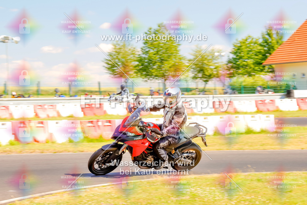 _MOT9125 | Hier findet Ihr Bilder von Touristenfahrten auf der Nürburgring Nordschleife oder von anderen Veranstaltungen die ich besucht habe. Viel Spass beim Durch Schauen 