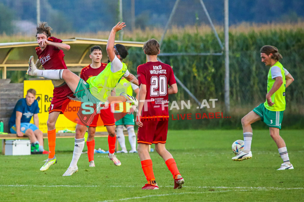 ASKÖ Wölfnitz - WSG Radenthein 2-2, Unterliga West | Ante Cosic (WSG Radenthein #9) Michael Kolbitsch (ASKÖ Wölfnitz #7) Felix Müller (ASKÖ Wölfnitz #4) Max Unterwandling (WSG Radenthein #3) ASKÖ Wölfnitz - WSG Radenthein 2-2 am 20.08.2023 in Wölfnitz
(Sportplatz), Austria, (Photo by Ernst Krawagner sport-fan.at) - Realisiert mit Pictrs.com