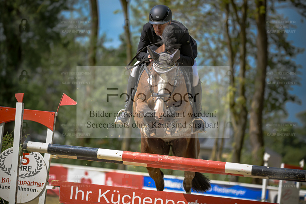 20240505-DOS_1757 | Entdecke hochwertige Reitturnierfotos von Foto Oger. Professionell, emotional und authentisch – jetzt Lieblingsmomente im Shop bestellen. - Realisiert mit Pictrs.com