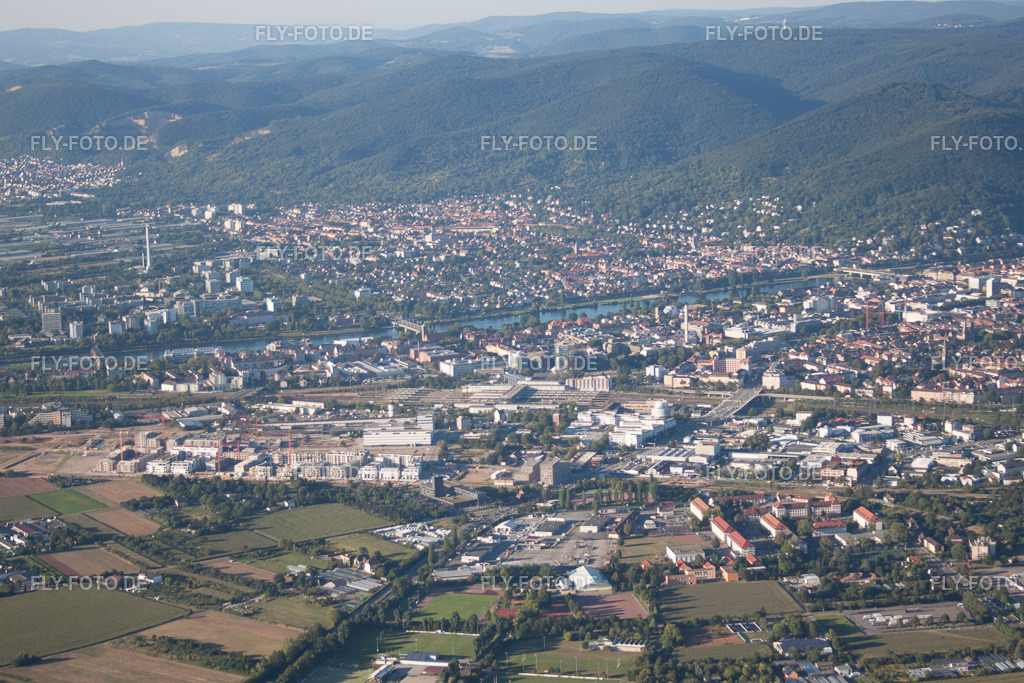 Bahnstadt im Bau | Luftbild: Bahnstadt im Bau im Ortsteil Bahnstadt in Heidelberg im Bundesland Baden-Württemberg in Deutschland. Foto: IMG_51899.jpg vom 18.08.2012 durch Werner Riehm/FLY-FOTO.de - Realisiert mit Pictrs.com