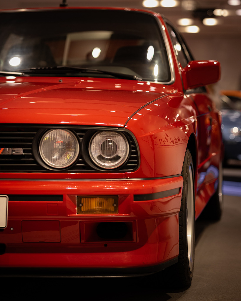Der E30 | Ich bin ein Fotograf aus Berlin und fotografiere aus Spaß an der Freude :) Meinen Motiven setze ich keine thematischen Grenzen. Somit bin ich beispielsweise in der Tierfotografie, Landschaftsfotografie, Sportfotografie sowie Streetphotography anzutreffen.