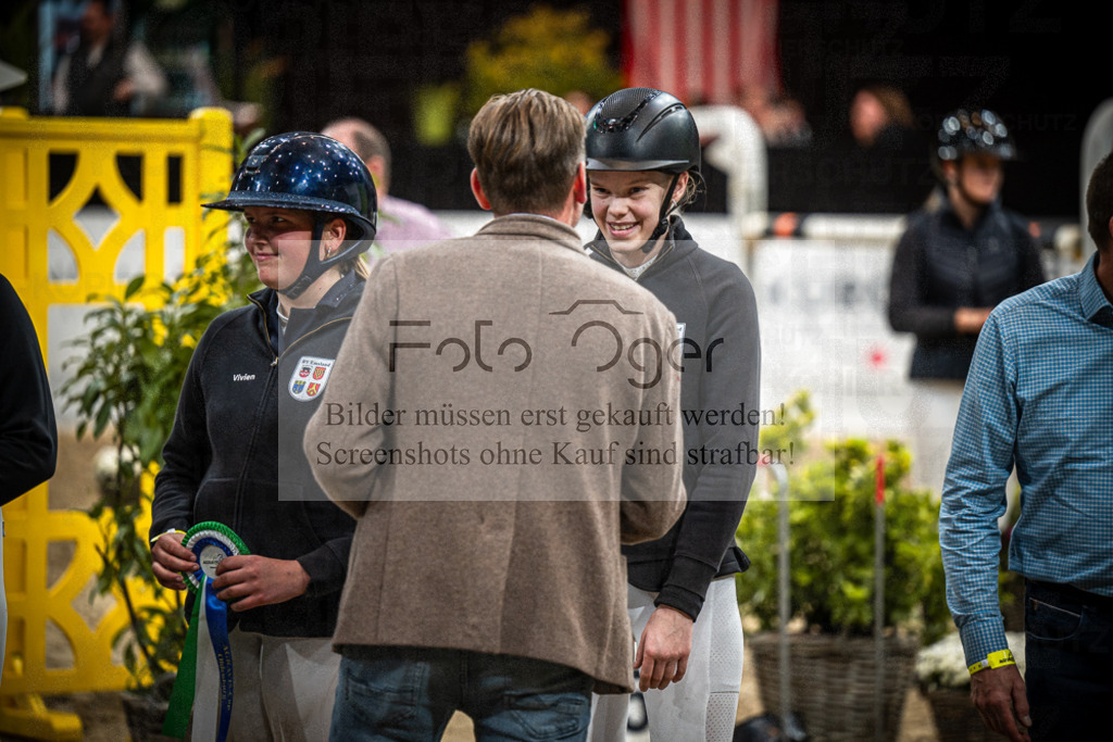DOS_0084 | Entdecke hochwertige Reitturnierfotos von Foto Oger. Professionell, emotional und authentisch – jetzt Lieblingsmomente im Shop bestellen.Deutschlandweite Turnierfotografie. - Realisiert mit Pictrs.com