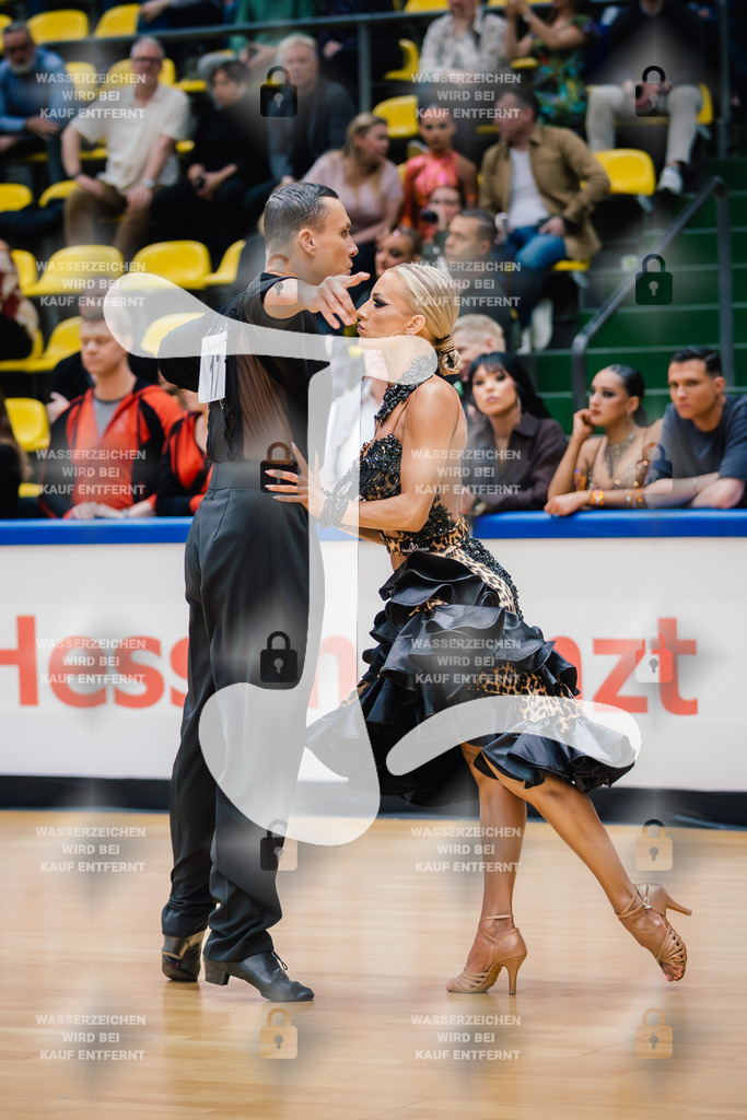 Hessen Tanzt WDSF International Open Latin 1st (17) Artur Balandin _ Anna Salita (T.T.C. Rot-Weiß-Silber Bochum)-2025-05-18-5048 | Webshop for digital downloads and prints of dance sport, event & show photographer Julian Link - Realisiert mit Pictrs.com