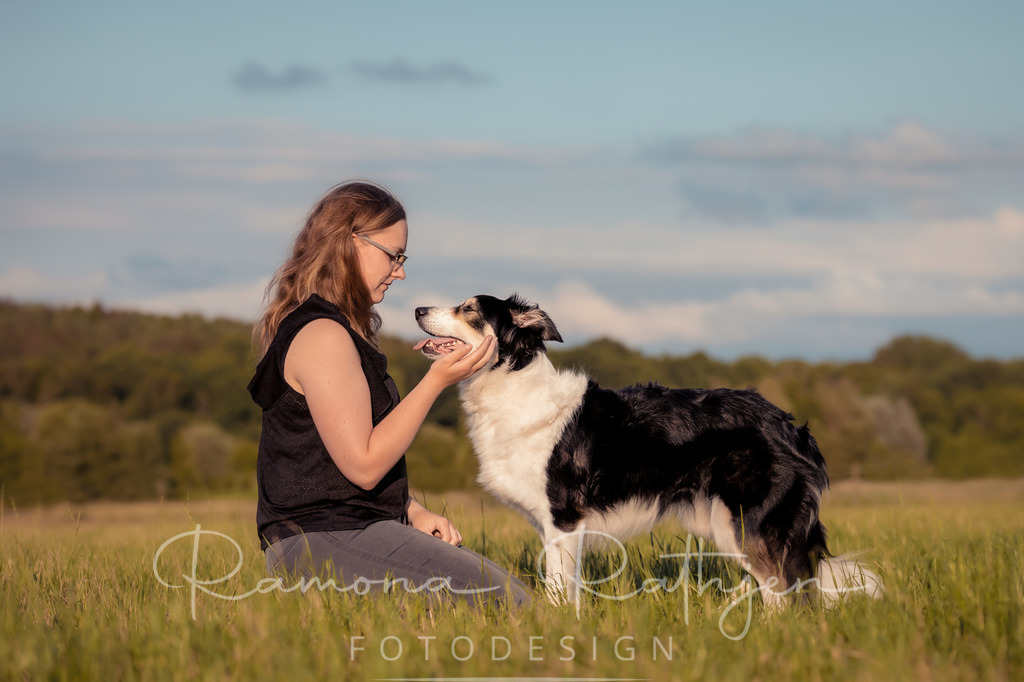 Fotografie_04_Monat-06_Ramona-Rathjen | Malin & Cora - Eine wunderbare Mensch / Hund Beziehung - Realisiert mit Pictrs.com