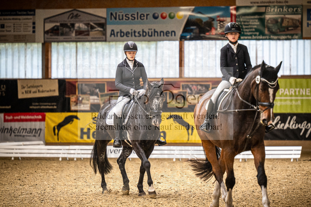 DOS_2458 | Entdecke hochwertige Reitturnierfotos von Foto Oger. Professionell, emotional und authentisch – jetzt Lieblingsmomente im Shop bestellen. - Realisiert mit Pictrs.com