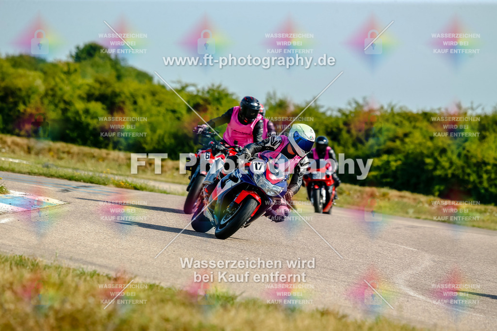 Chambley Juli-0493 | Hier findet Ihr Bilder von Touristenfahrten auf der Nürburgring Nordschleife oder von anderen Veranstaltungen die ich besucht habe. Viel Spass beim Durch Schauen 