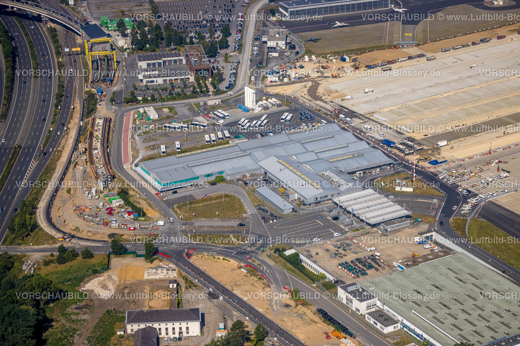 Duesseldorf220700463 | Luftbild, Flughafen Düsseldorf Airport, Flughafenstraße Modul D, Lohausen, Düsseldorf, Rheinland, Nordrhein-Westfalen, Deutschland