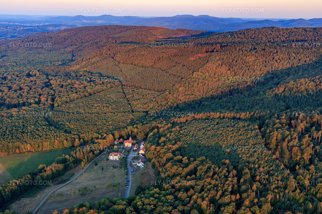 Aerial view: Marienbronn district with Association Sante Et Sobriete in Lobsann in the state Bas-Rhin, France. – Photo: IMG_111615.jpg taken on 09/16/2018 by Werner Riehm/FLY-FOTO.com – Resolution of the original: 5472 x 3648 px – SMRA Marienbronn - Fédération de Charité - Caritas Alsace - se libérer des conduites addictives