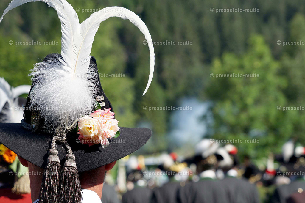 a-news-2023-Juli23-Regimentsschuetzenfest-Steeg-Feldmesse-DSC07050 | Info aus dem Bezirk Reutte/Ausserfern Tirol sowie eine umfangreiche Bilddatenbank über die gesamte Region: Lechtal, Talkessel Reutte, Tannheimertal, Zwischentoren. Lech, Plansee, Zugspitze, Grenztunnel, B179, Fernpassstraße, Verkehr, Lawinen, Tradition, - Realisiert mit Pictrs.com