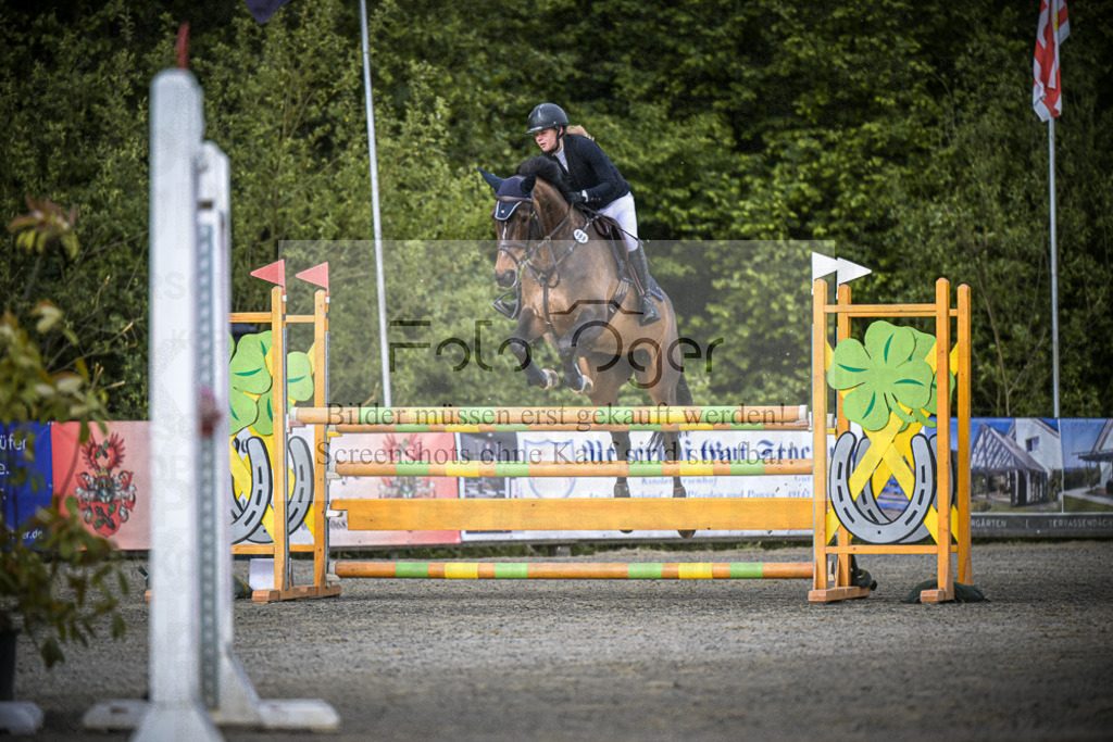 DOS_1458 | Entdecke hochwertige Reitturnierfotos von Foto Oger. Professionell, emotional und authentisch – jetzt Lieblingsmomente im Shop bestellen.Deutschlandweite Turnierfotografie. - Realisiert mit Pictrs.com
